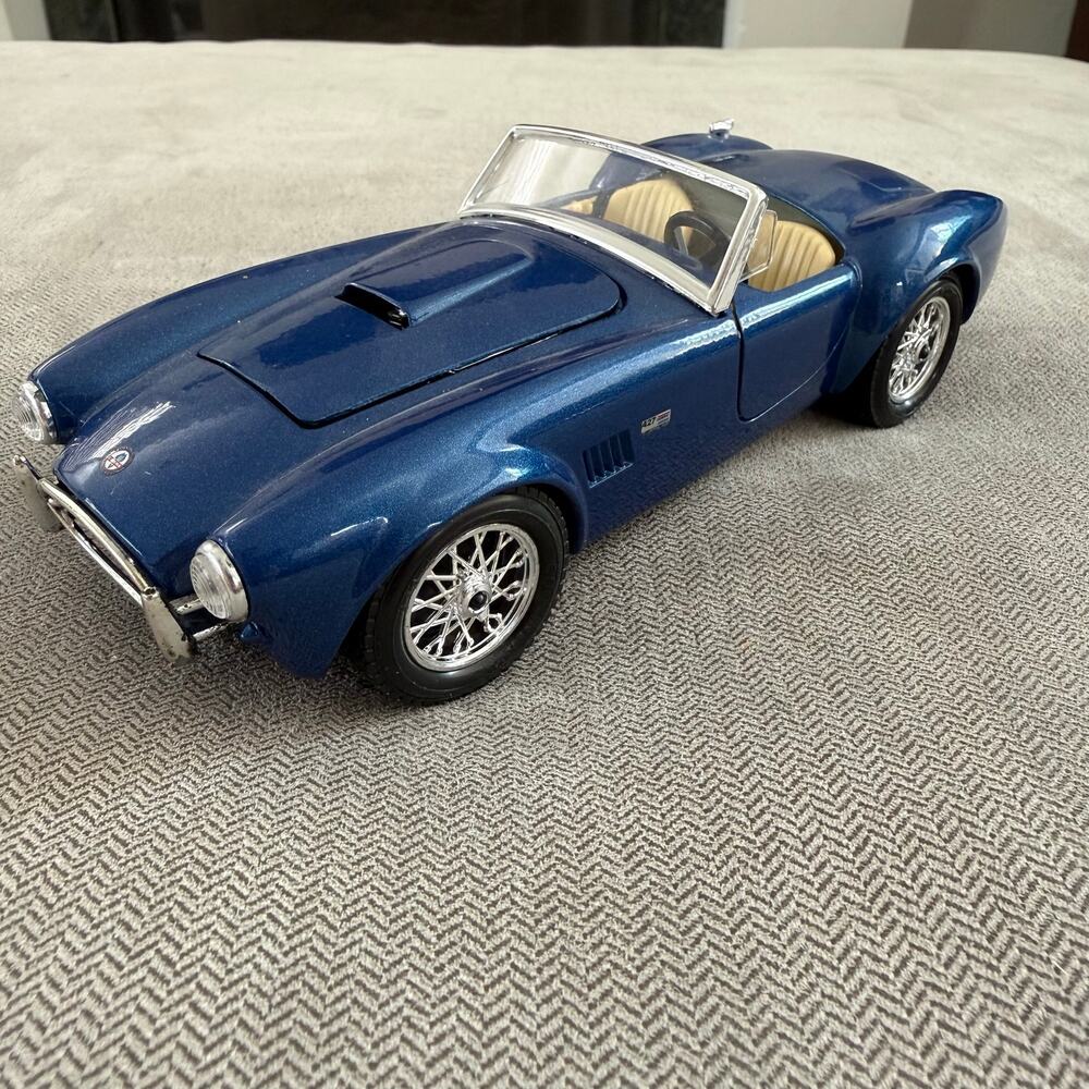Vintage Bburago Shelby AC Cobra 427 1:24 Blue Diecast Car Made in Italy